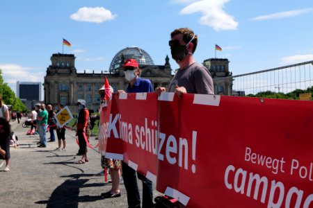 Human chain mobility protest Berlin 2020-06-02 100