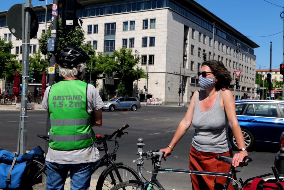 Human chain mobility protest Berlin 2020-06-02 18