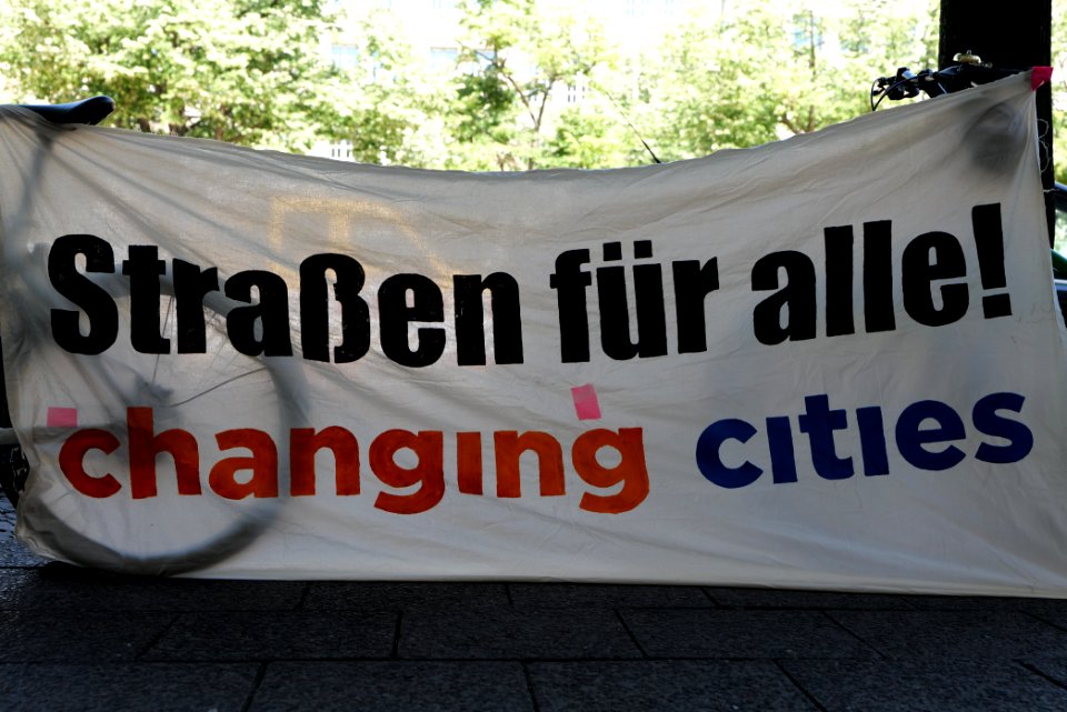 Human chain mobility protest Berlin 2020-06-02 20