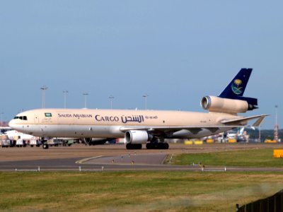 HZ-AND - Saudi Arabian Airlines taxiing 29july2013 pic1