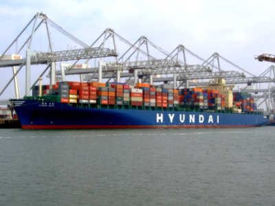 Hyundai Tokyo IMO 9305673, leaving Port of Rotterdam, Holland 18-May-2007