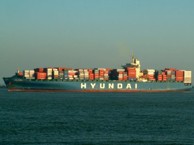 Hyundai Freedom - IMO 9112260 - , leaving Port of Rotterdam, Holland 14-Jan-2006