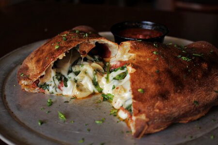 Spinach pizza brown pizza