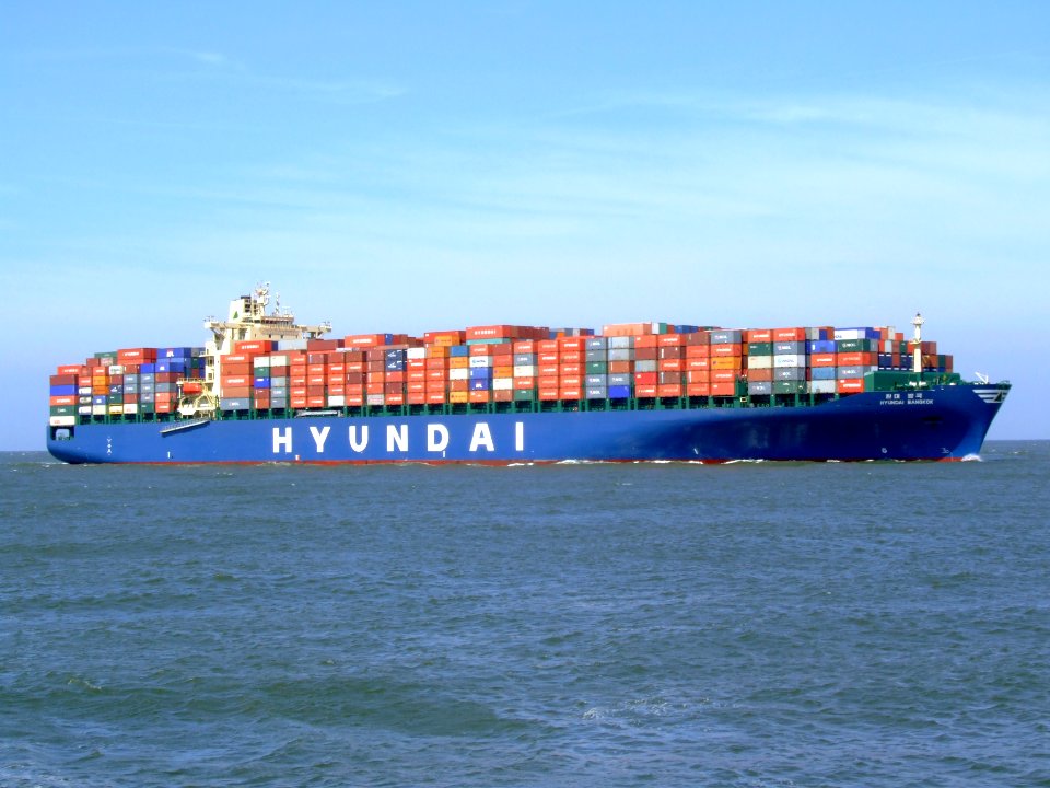 Hyundai Bangkok p5 approaching Port of Rotterdam, Holland 19-Apr-2007