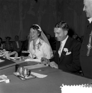 Huwelijk Kenneth Roger Dancy (Held Flying Enterprise ) met Nelly van den Tempel, Bestanddeelnr 908-0136
