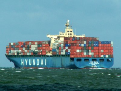 Hyundai General (IMO 9112284) astern p2, leaving Port of Rotterdam, Holland 06-Aug-2005