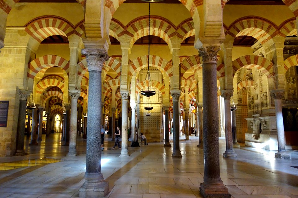 Hypostyle hall of the Mosque-Cathedral of Córdoba, Spain - DSC07086