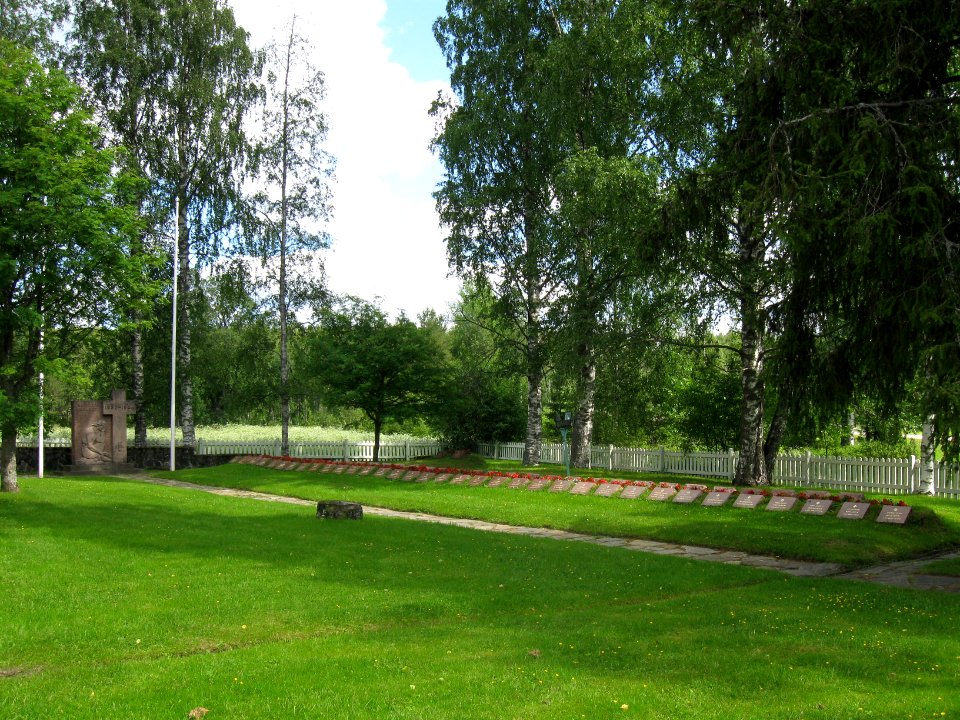 Hyrynsalmi military cemetery