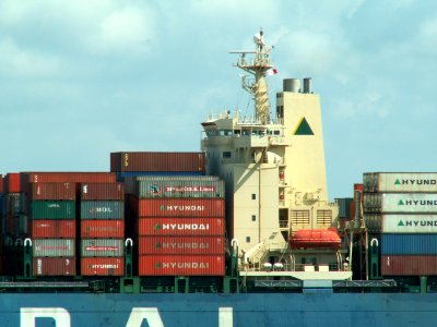 Hyundai General 06Aug05 NW bridge, leaving Port of Rotterdam, Holland 06-Aug-2005