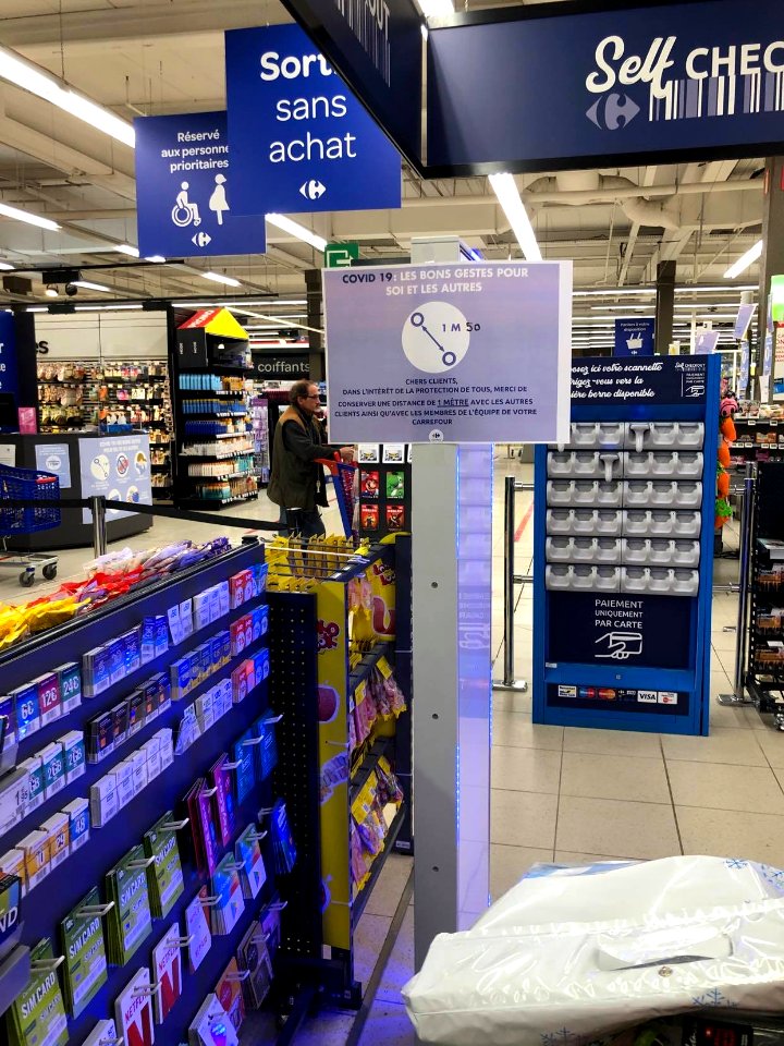 Hypermarché Carrefour - Signalétique COVID-19 aux self-caisses