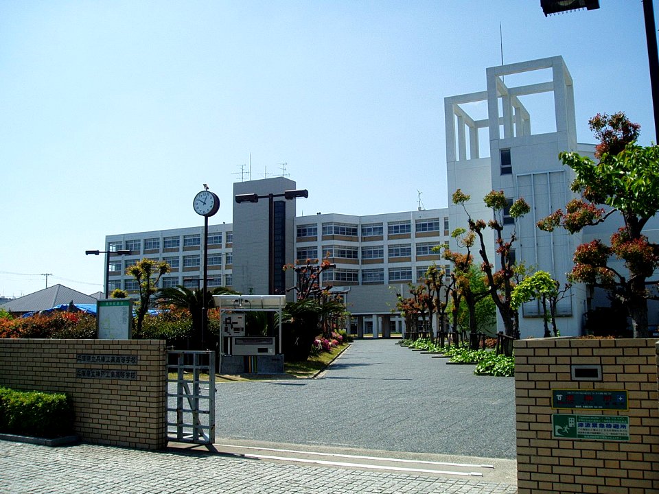 Hyogo-Tech-HighSchool-2013042801