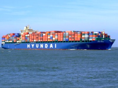 Hyundai Bangkok p4 approaching Port of Rotterdam, Holland 19-Apr-2007