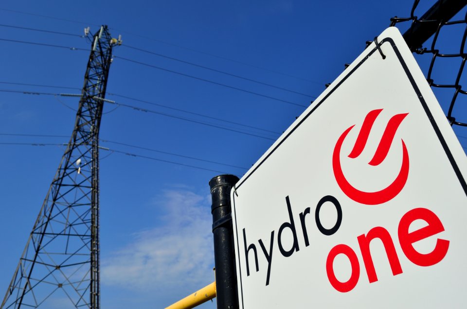 HydroOneOverheadPowerLines3