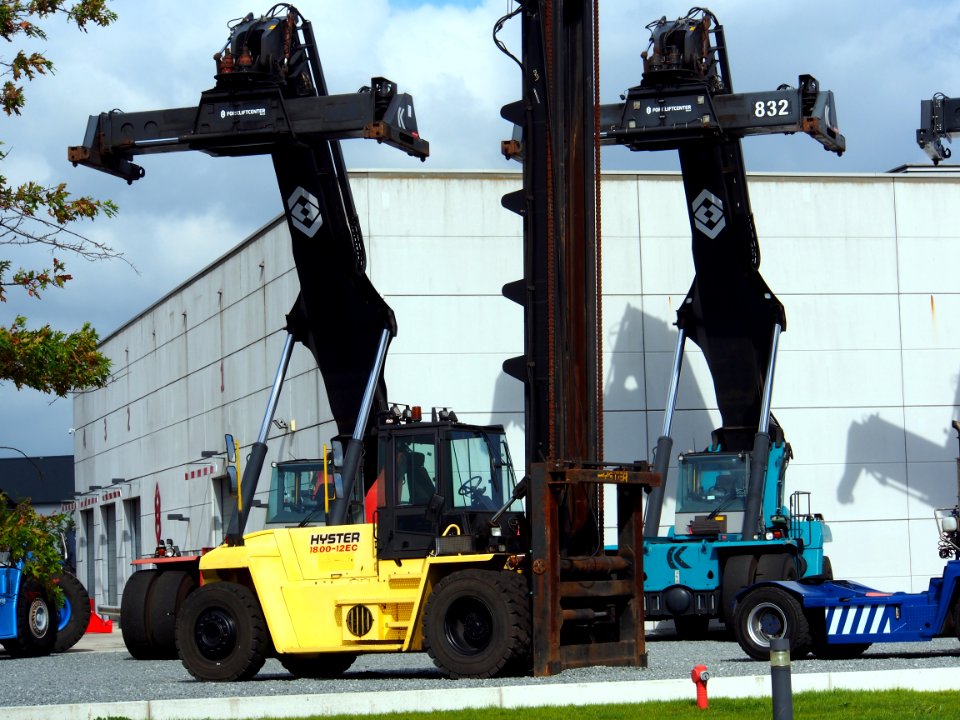 Hyster 1800 12-EC Straight mast container handler