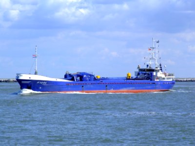 Hydra IMO 7501560 leaving Port of Rotterdam, Holland 29-Aug-2007