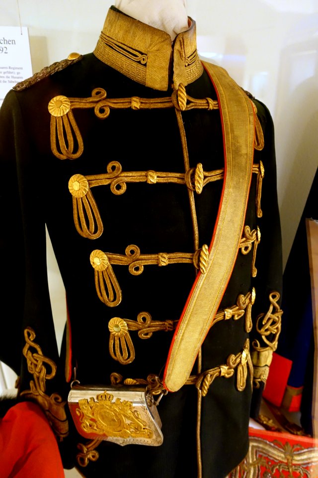 Hussar's attila (Hungarian jacket), Braunschweig Hussar Regiment Nr. 17, wool felt and braid, c. 1910 AD - Braunschweigisches Landesmuseum - DSC04878