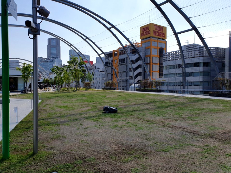 Husqvarna automower 430X at Miyashita Park