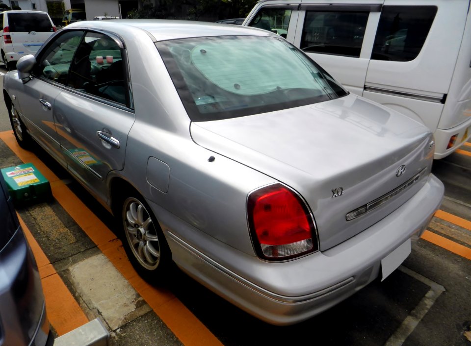 Hyundai XG 300 (TXG30) rear