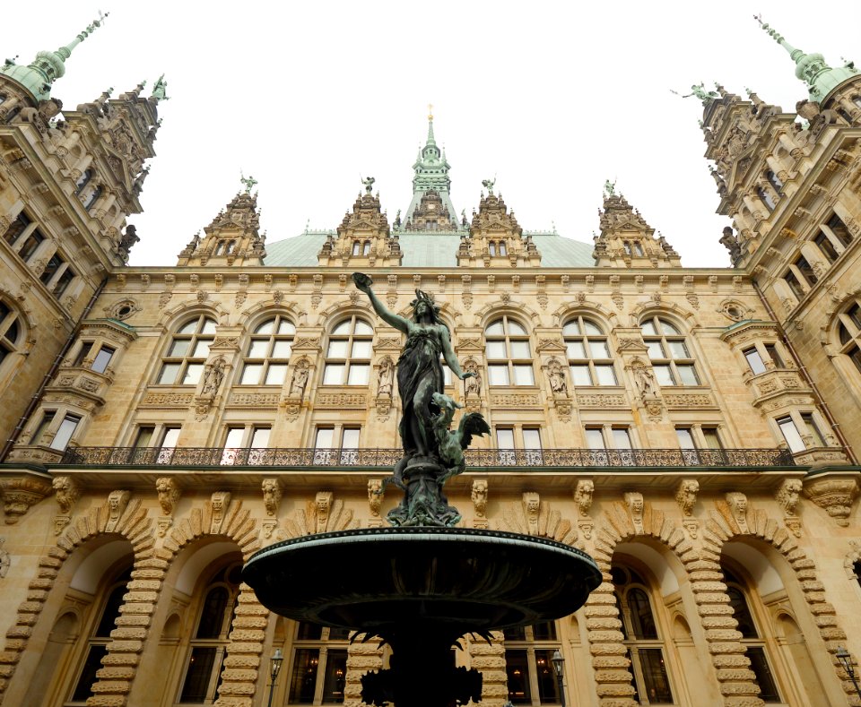 Hygieia-Brunnen.am.Hamburger.Rathaus