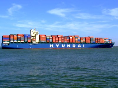 Hyundai Bangkok pB approaching Port of Rotterdam, Holland 19-Apr-2007