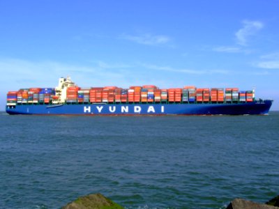 Hyundai Bangkok p9 approaching Port of Rotterdam, Holland 19-Apr-2007