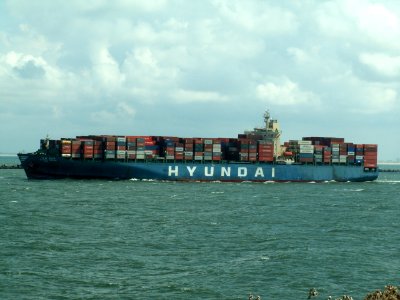 Hyundai General, leaving Port of Rotterdam, Holland 06-Aug-2005