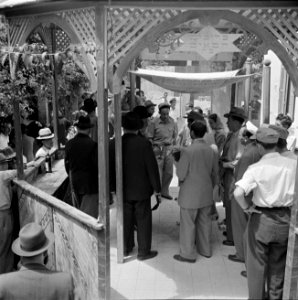 Huwelijksvoltrekking onder een 'choepa', vermoedelijk in Haifa het moment waaro, Bestanddeelnr 255-0294