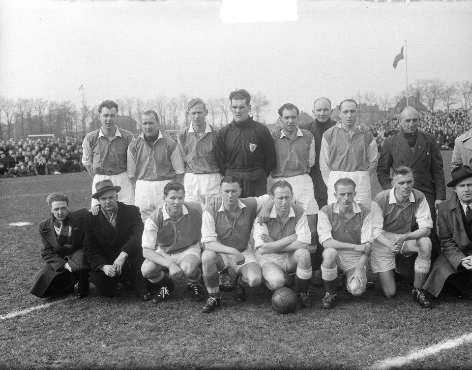 HVC kampioens elftal voetbal, Bestanddeelnr 904-4707