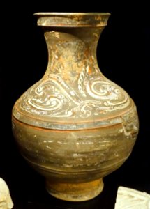 Hu-shaped pot, tomb ware, China, Han dynasty, 206 BC to 220 AD, painted earthenware - Östasiatiska museet, Stockholm - DSC09573