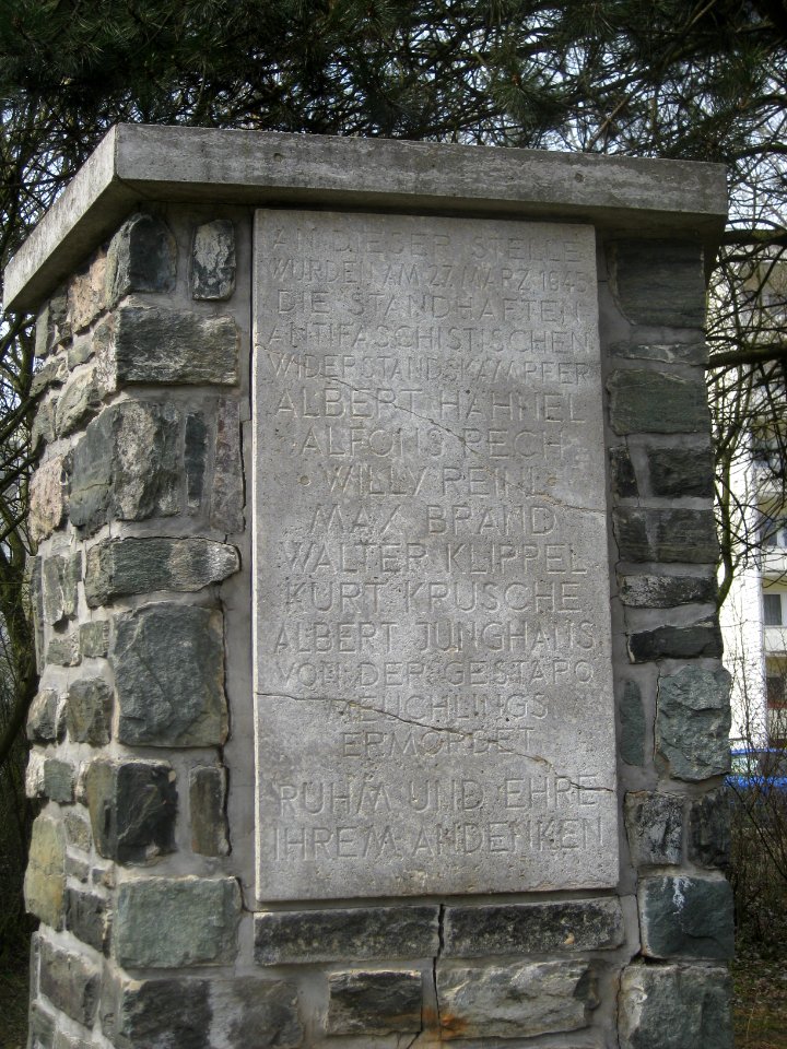 Hutholz-Denkmal (2)