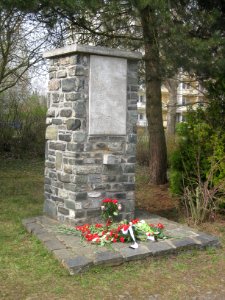 Hutholz-Denkmal (1)