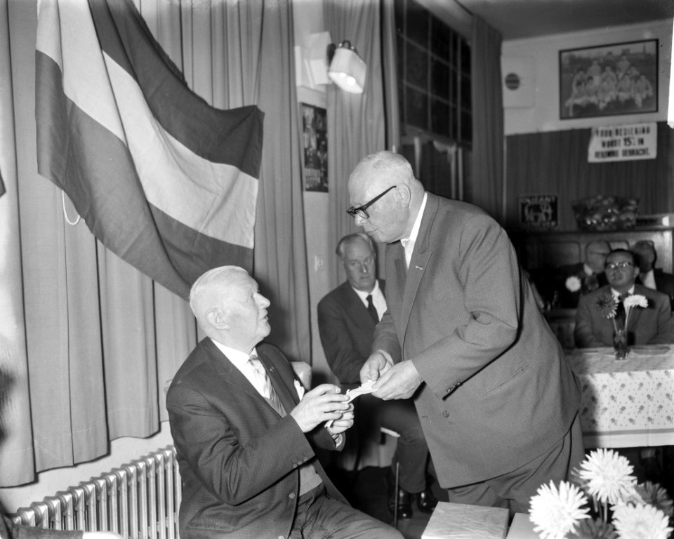 Huldiging oud Ajax trainer Jack Reynolds, Bestanddeelnr 912-9605