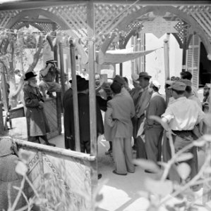 Huwelijksvoltrekking onder een 'choepa', vermoedelijk in Haifa het moment waaro, Bestanddeelnr 255-0293