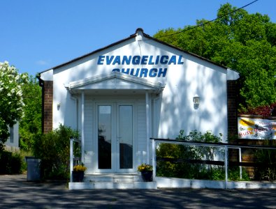 Hurst Green Evangelical Church, Hurst Green Road, Hurst Green (May 2013) (2)