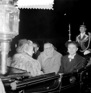 Huldiging Cees Laseur aankomst Centraal Station Amsterdam, Bestanddeelnr 906-0694
