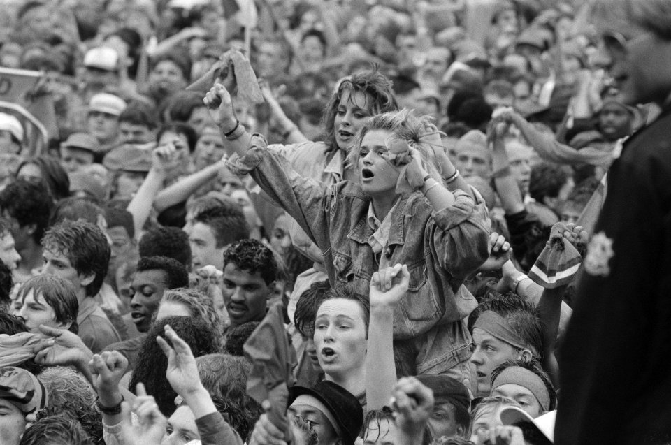 Huldiging Nederlands elftal na Europees kampioenschap 1988 te Munchen in Amsterd, Bestanddeelnr 934-2752