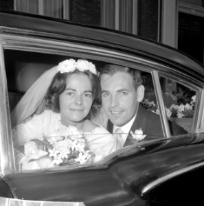 Huwelijk Willem Maris (tennisser) met mejuffrouw Ouwersloot te Den Haag, Bestanddeelnr 916-8717