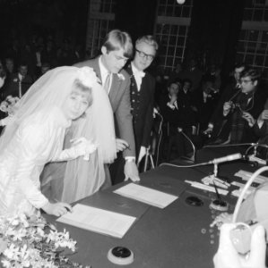 Huwelijk Willeke Alberti en Joop Oonk te Amsterdam, Bestanddeelnr 918-6140