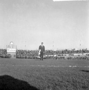 Huldiging Anton Geesink voor de wedstrijd, Bestanddeelnr 917-1101