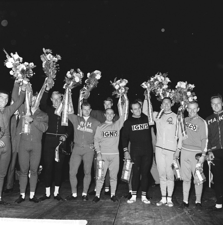 Huldiging der kampioenen (wielrennen), vlnr Nijdam, Timoner, Maspes, Plattne, Bestanddeelnr 914-2631