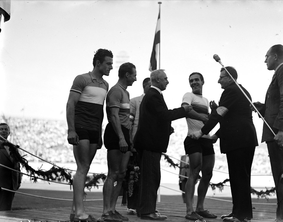 Huldiging Arie van Vliet wereldkampioen Sprint bij de professionals, Bestanddeelnr 934-5210