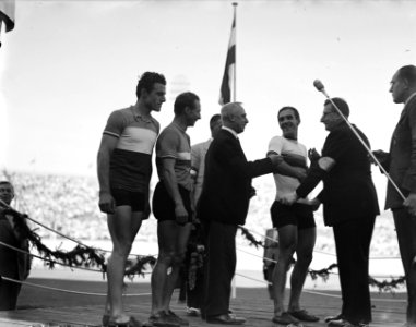 Huldiging Arie van Vliet wereldkampioen Sprint bij de professionals, Bestanddeelnr 934-5210