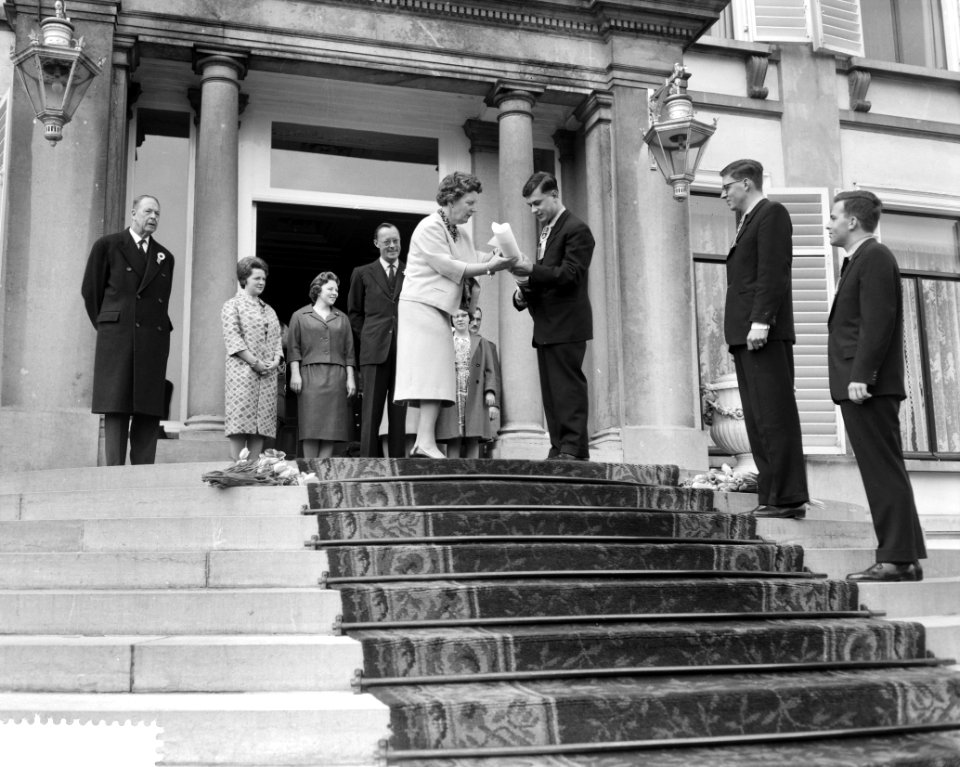 Hulde aan de Koningin op Soestdijk, Bestanddeelnr 912-4246
