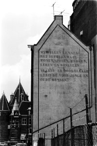 Huis met tekst in Nieuwmarktbuurt, Bestanddeelnr 929-6759