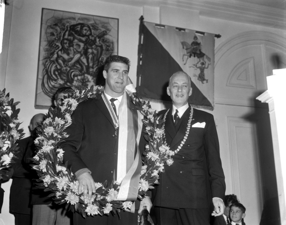 Huldiging Anton Geesink op stadhuis te Utrecht, Anton Geesink, Bestanddeelnr 917-1027