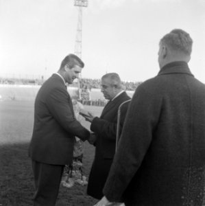 Huldiging Anton Geesink voor de wedstrijd, Bestanddeelnr 917-1100