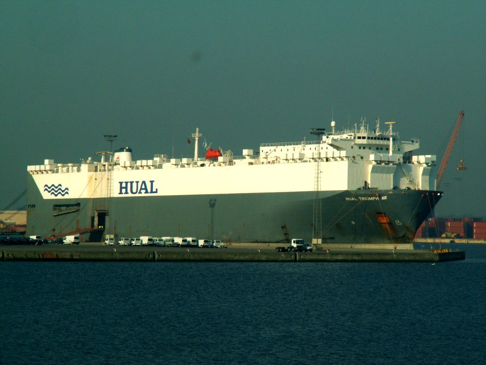 Hual Triumph Port of Antwerp 30-Aug-2005