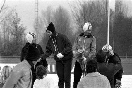 Huldiging dames Vlnr Stien Baas-Kaiser, Elly van den Brom , Dianne Holum, W…, Bestanddeelnr 925-1611