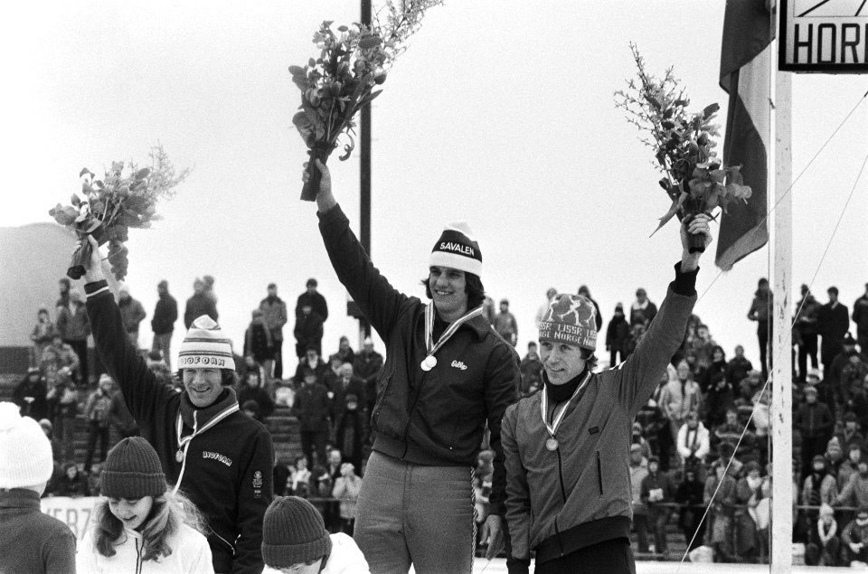 Huldiging 1500 meter, van links naar rechts Hans van Helden (tweede), Eric Heide, Bestanddeelnr 930-1378