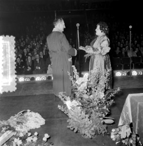 Huldiging Siem Nieuwenhuyzen 60 jaar toneel Carre, Bestanddeelnr 905-6037